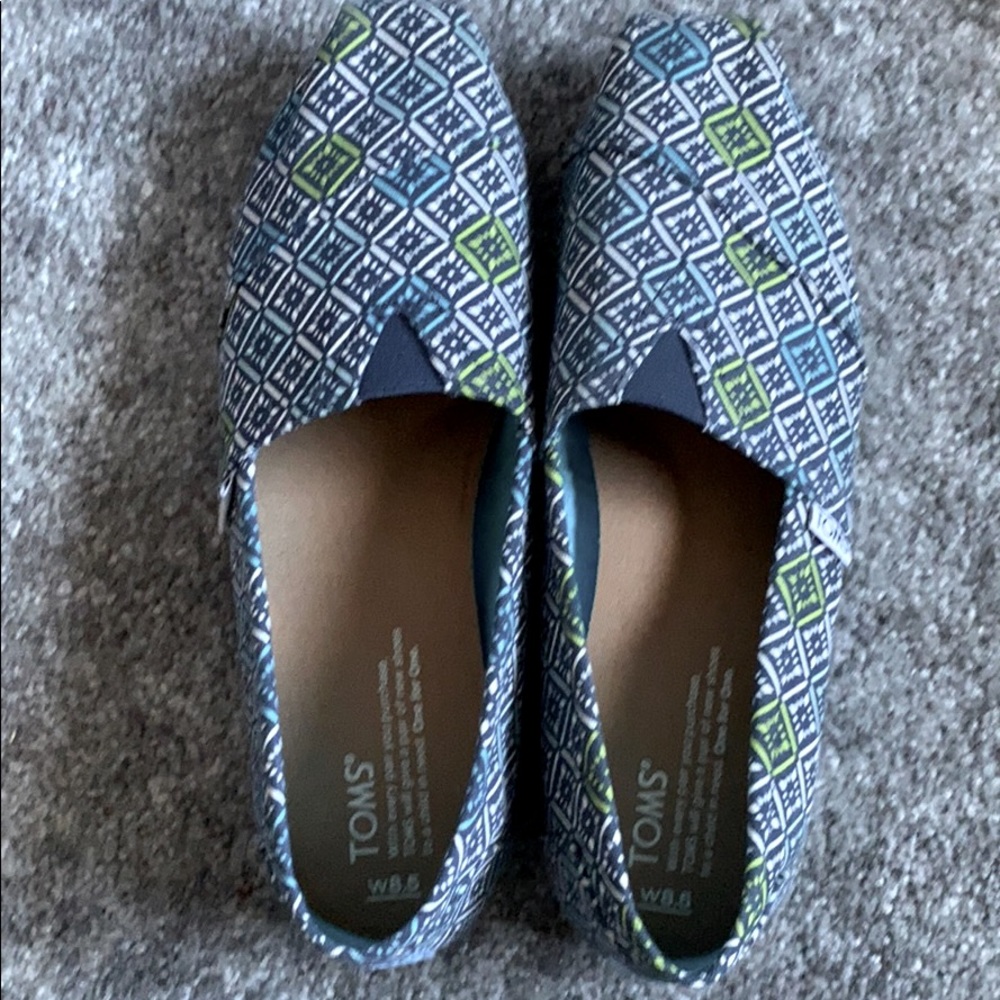 Toms with pattern